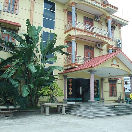 Hotel Khach San Linh Huong Son La Exterior foto