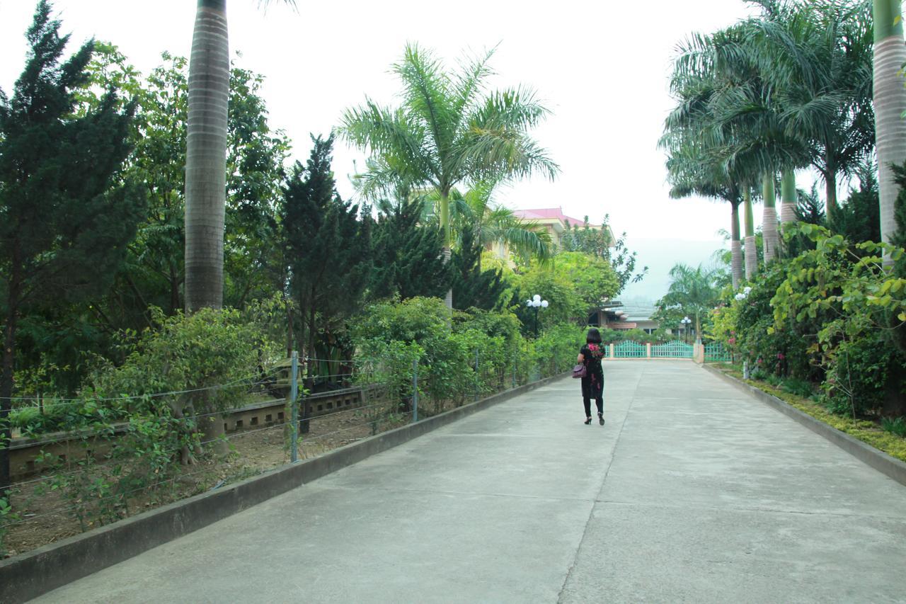 Hotel Khach San Linh Huong Son La Exterior foto
